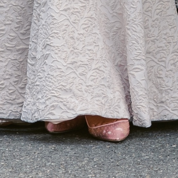 Manolo Blahnik Pink Mesh and Satin Bbla Pointed Toe Pumps Size 37.5 - Picture 13 of 13